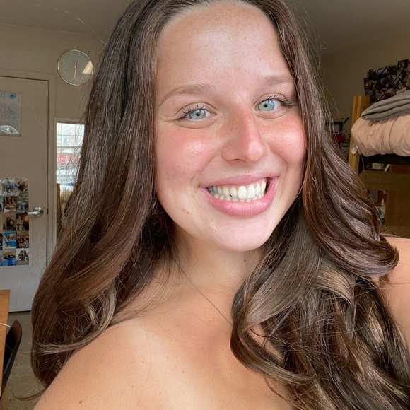 Meet your Posher, Kiersten - Picture 1 of 1